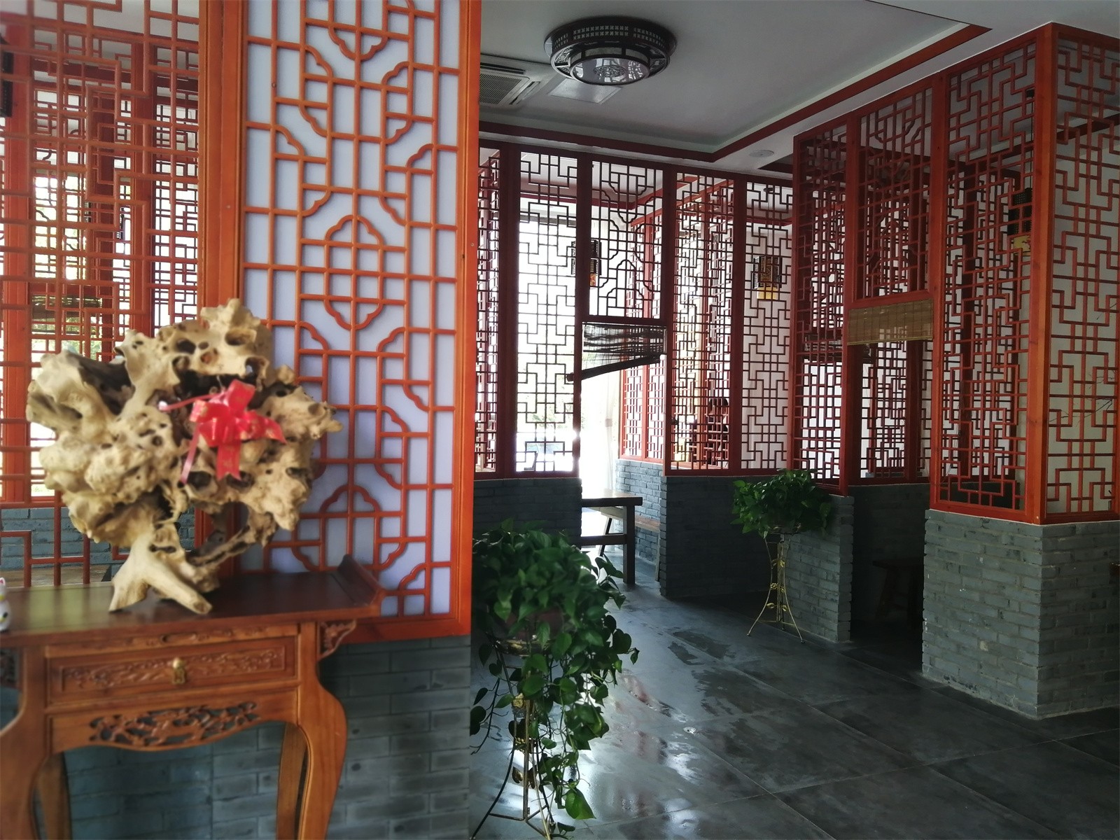 奧納建筑餐廳就餐區(qū).jpg